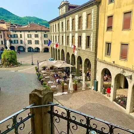 The Terrace On The Square * Iseo